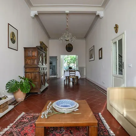 Domus Lilia بيت للعطل فياريجيو